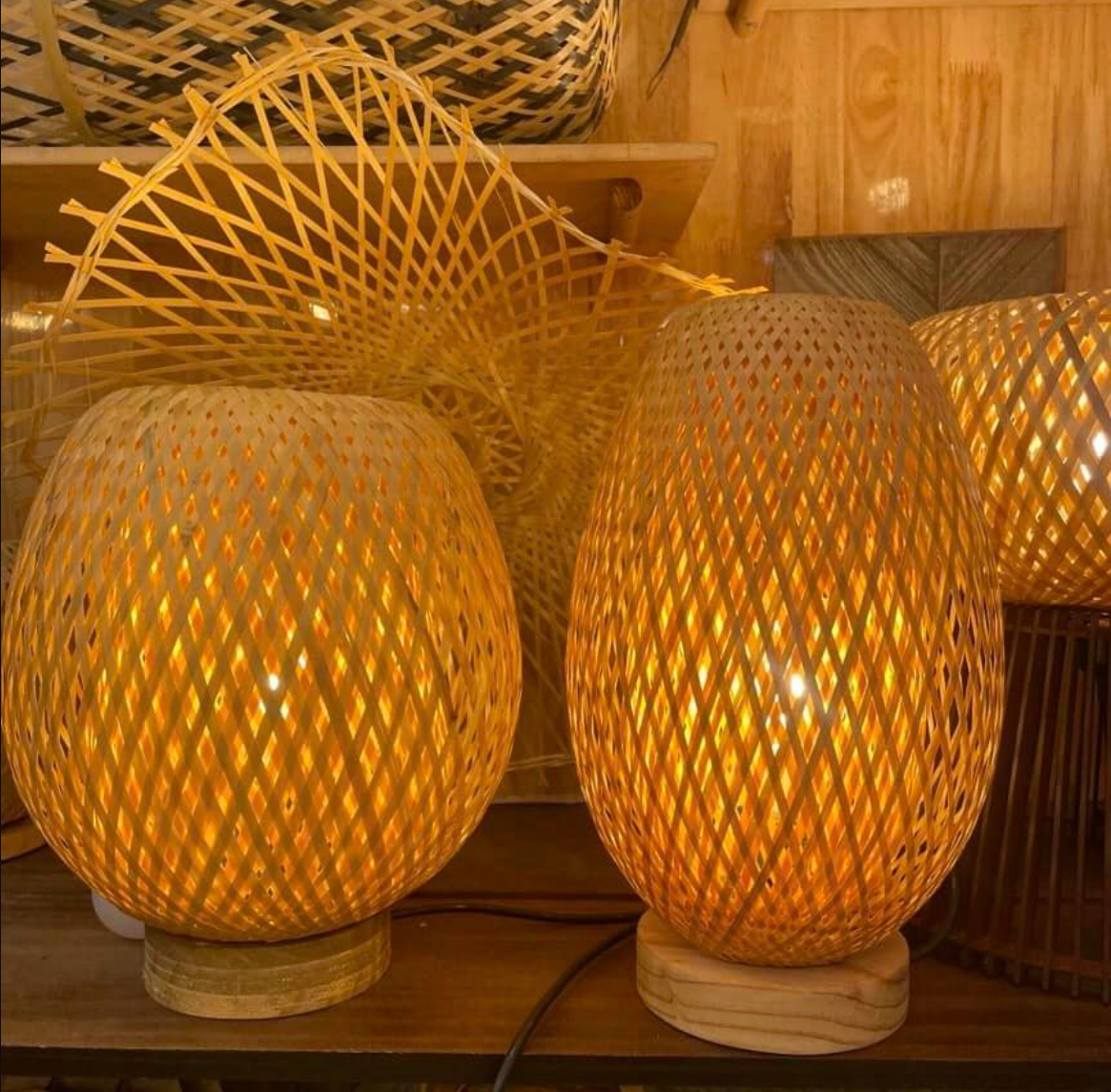 Ánh sáng của đèn mây tre mang lại cho bạn cảm giác thư thái giảm căng thẳng trong công việc và cuộc sống Ánh sáng của đèn mây tre mang lại cho bạn cảm giác thư thái giảm căng thẳng trong công việc và cuộc sống