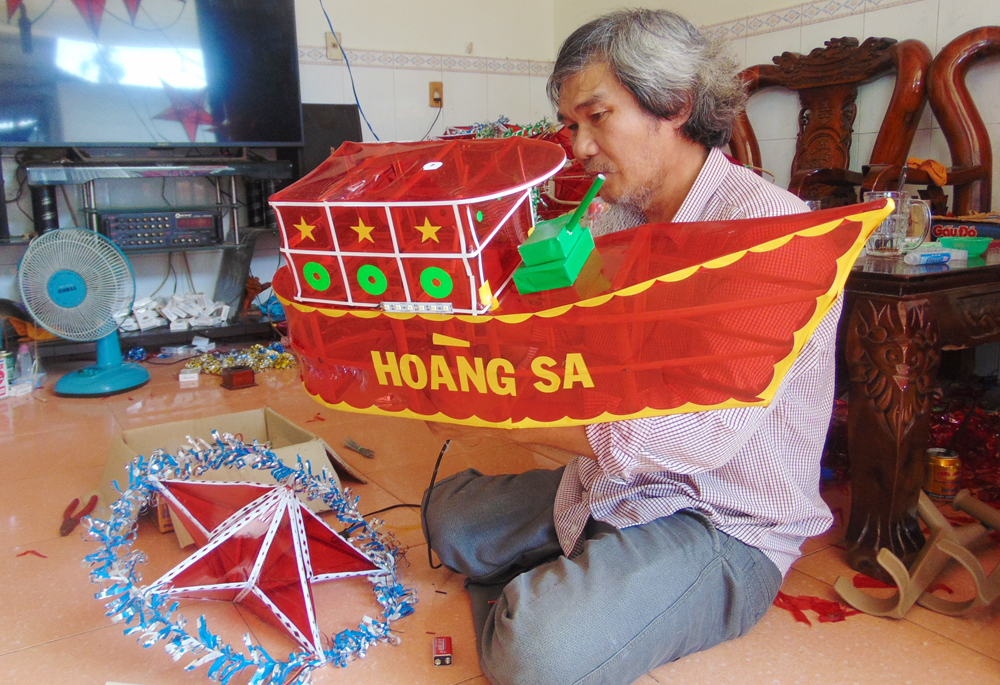 Lòng Đèn Bằng Tre Hình Chiếc Thuyền
