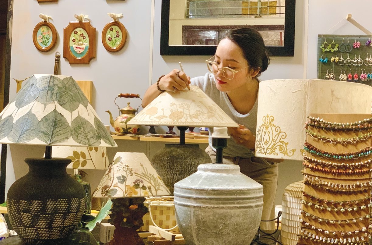 Sáng Tạo Nghệ Thuật Từ Đèn Giấy Dó